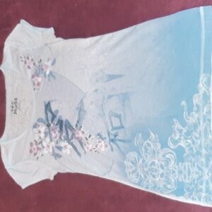 Women's mudd tee shirt